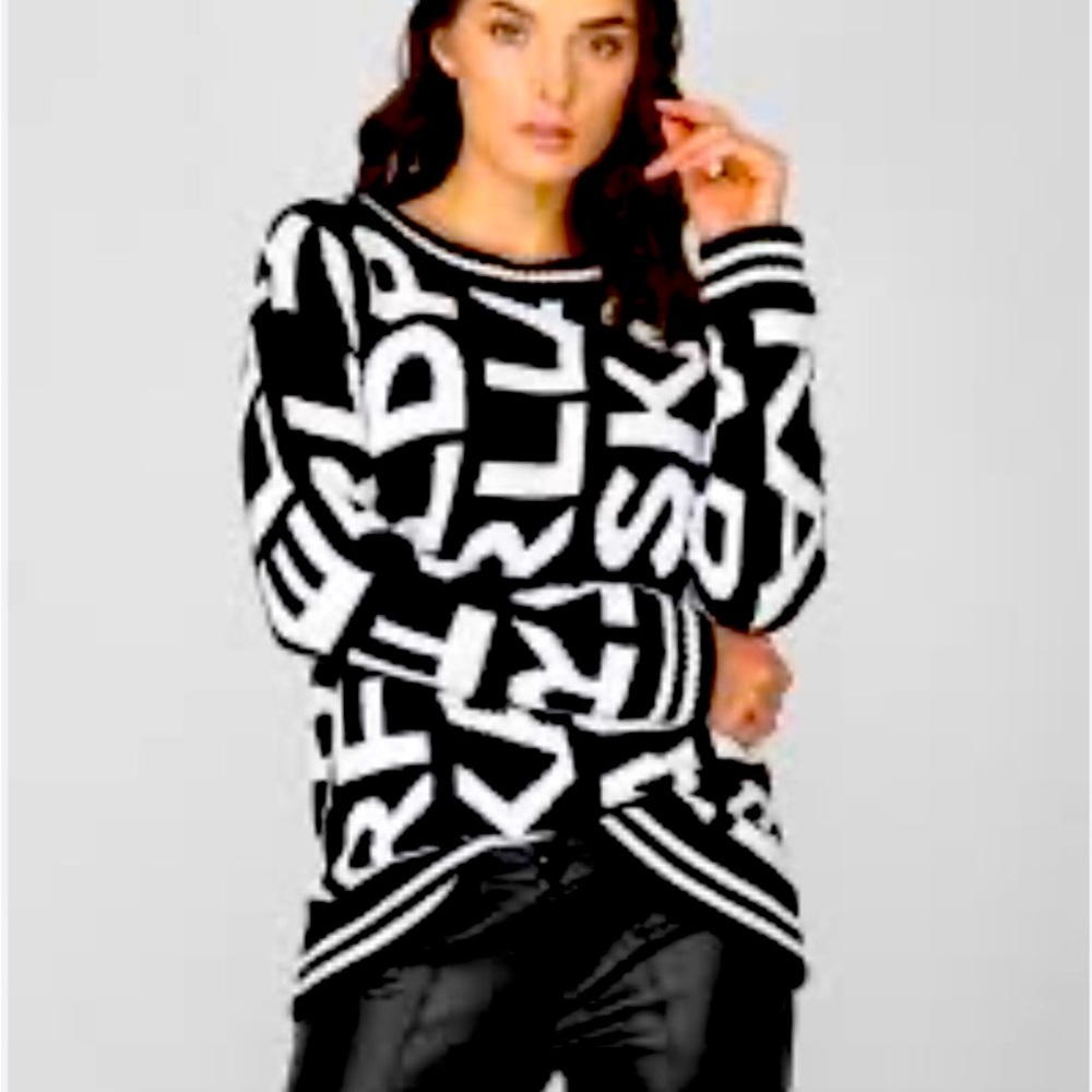 💋 KARL LAGERFELD PARIS LOGO SWEATER!❤️SOLD OUT